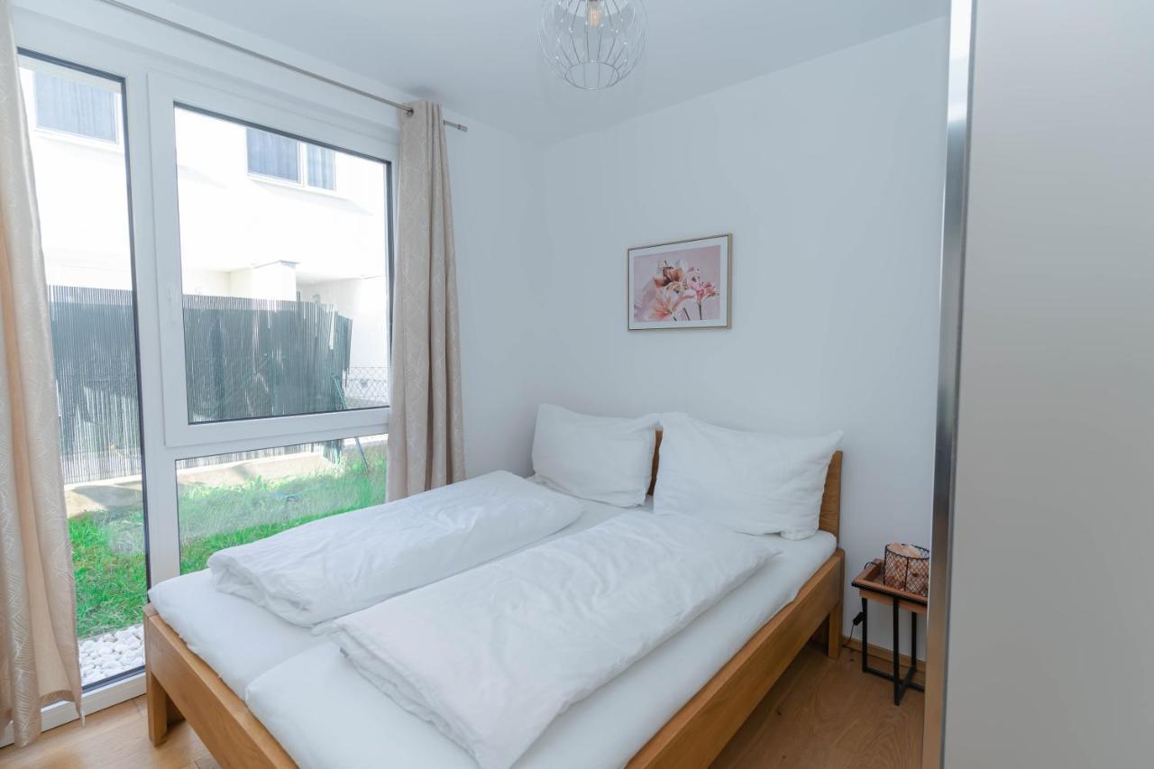 Modern Apartment With Tiny Garden Near City Center 维也纳 外观 照片